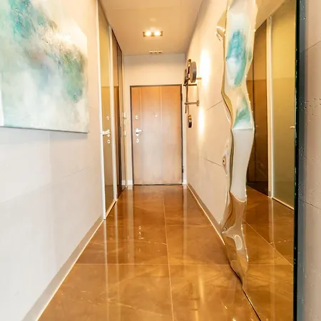 Sky Tower Prywatne 4* Vratislav
